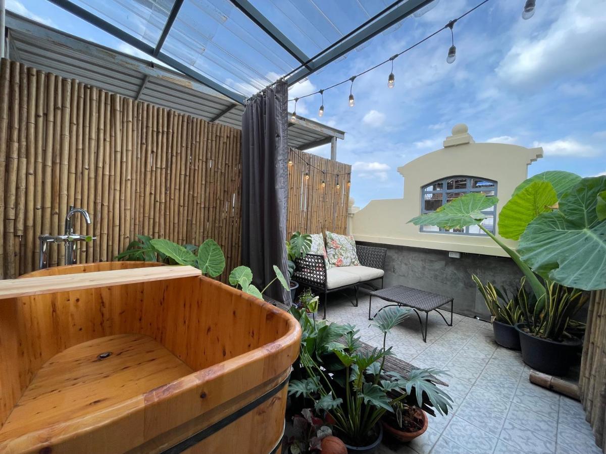 Central Old Town Cottage Bangkok Exterior photo