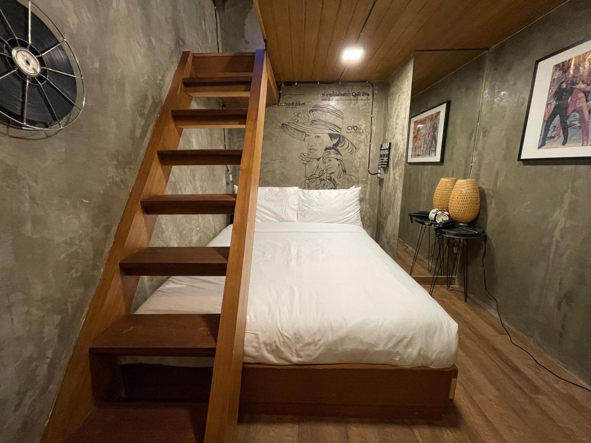 Central Old Town Cottage Bangkok Exterior photo
